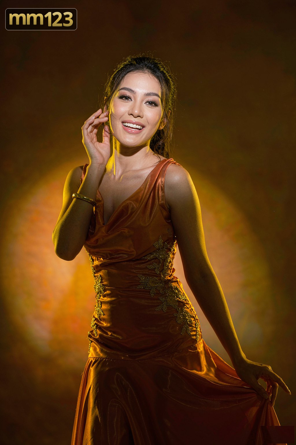 ပင်မစာမျက်နှာ ပုံ ၇